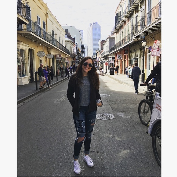 Meet your Posher, Christina - Picture 1 of 1